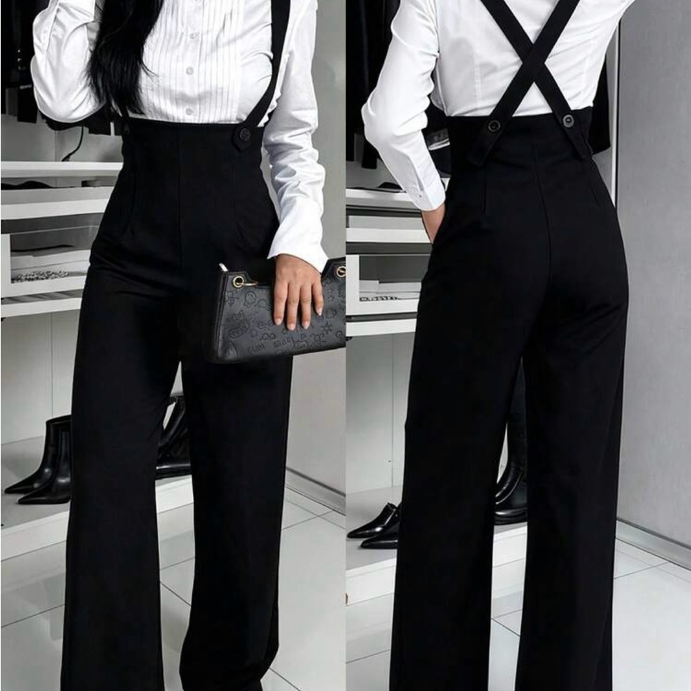 NWOT Chic Black Wide-Leg Jumpsuit